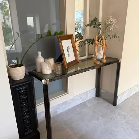 Dun Laoghaire Hidden Getaway دبلن