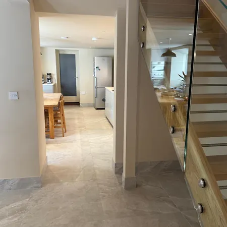 Dun Laoghaire Hidden Getaway Vendégház 3*